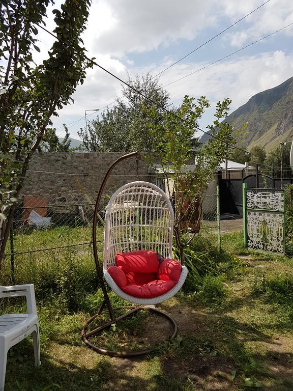 Nino's Guest House Kazbegi Extérieur photo